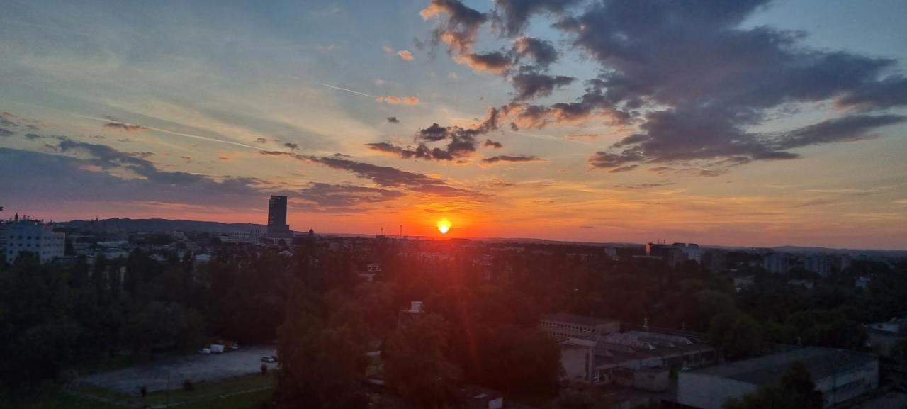 12 Floor Mogilska Tower Appartement Krakau Buitenkant foto